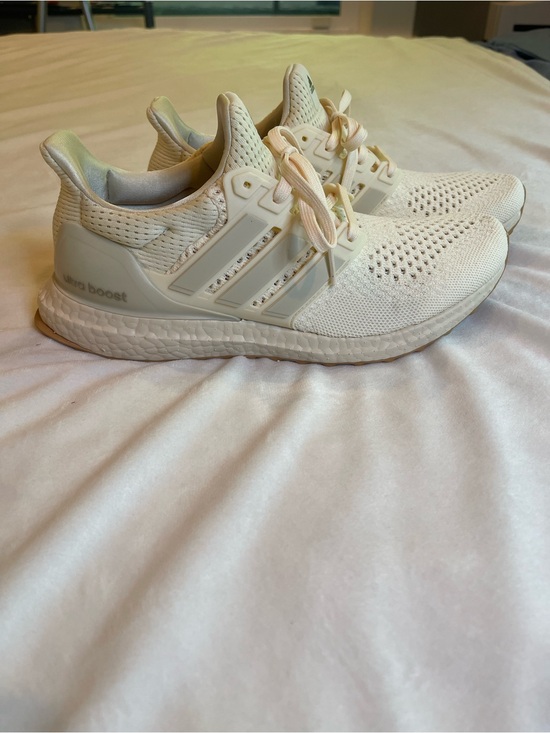 adidas Shoes - Adidas Ultraboost 1.0 Off White Cream Gum Sole Women’s Running Shoes Size 9.5